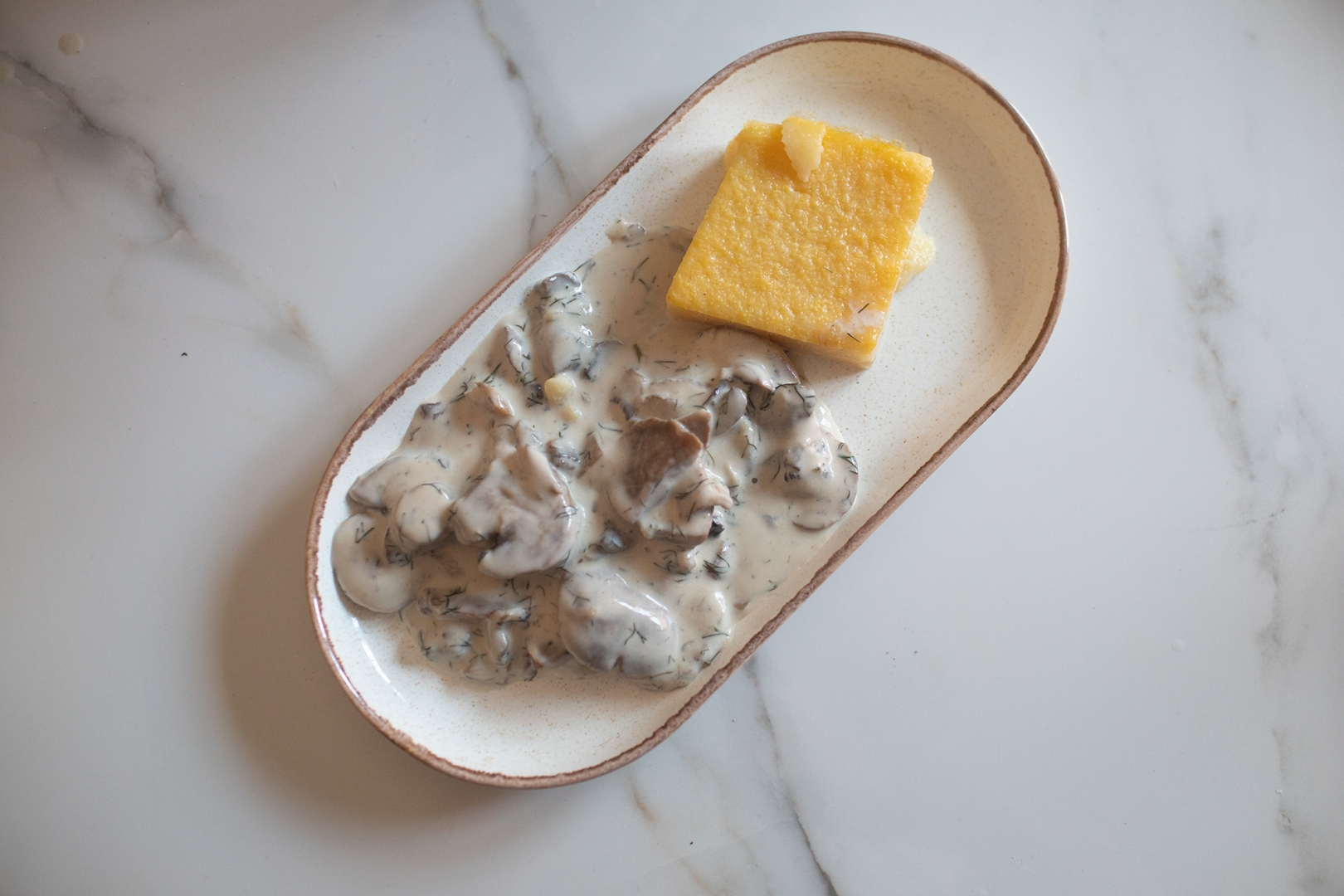 Ciulama de ciuperci si mamaliga 400g