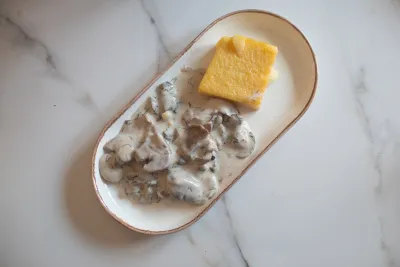 Ciulama de ciuperci si mamaliga 400g