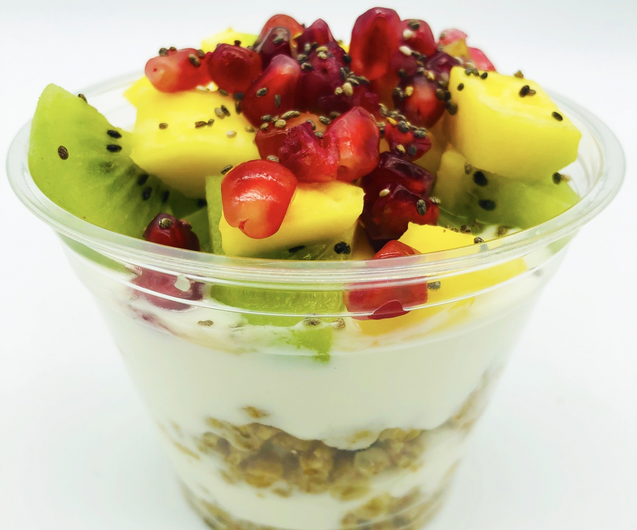Mini granola cu iaurt si fructe