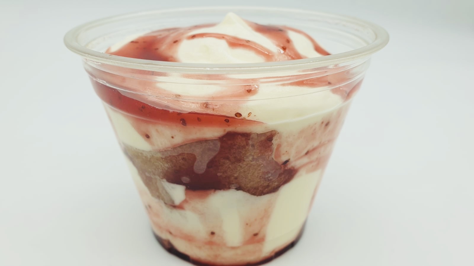 Tiramisu cu fructe de padure